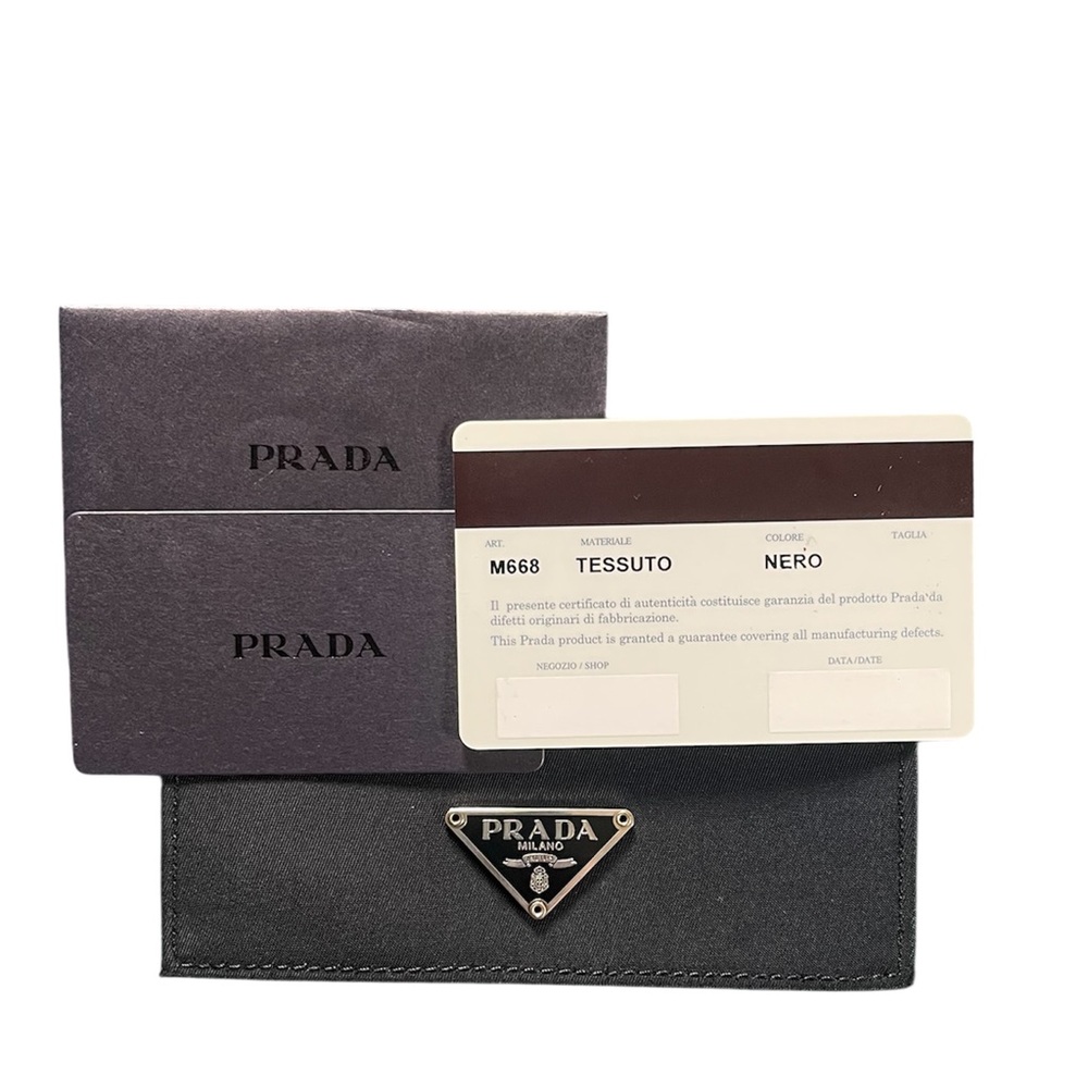 Authentic PRADA Nylon Bifold TESSUTO NERO
Saffiano Leather Black Wallet - Picture 10 of 10